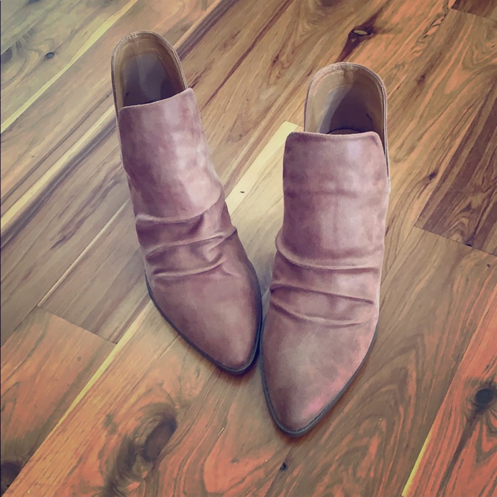 NWOT Tan Cutout Ankle Booties